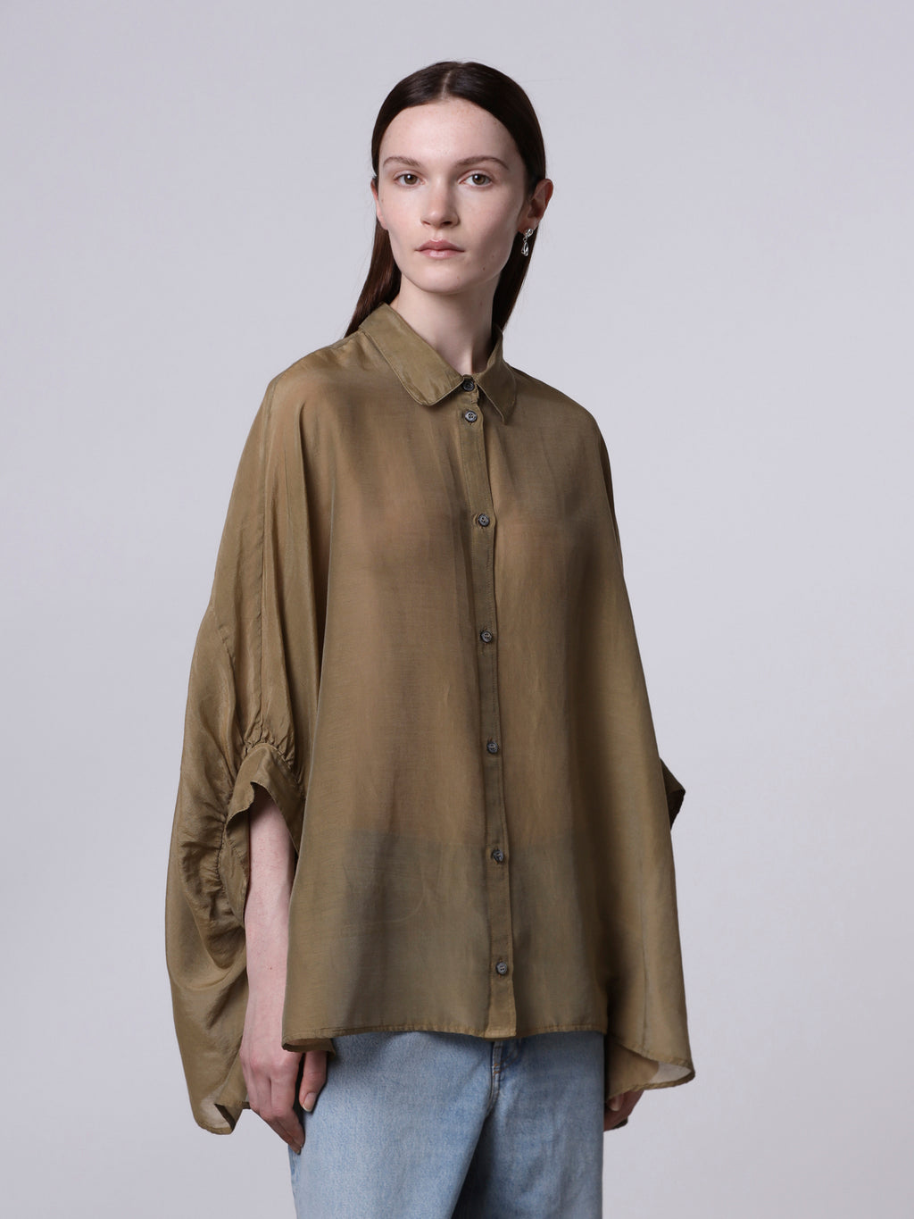 Camicia over a maniche corte
