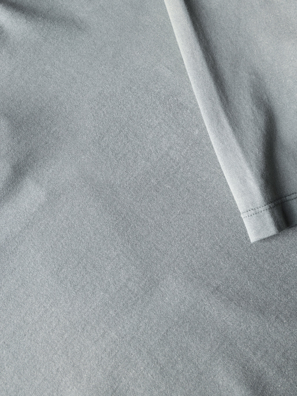 T-shirt con trattamento artigianale