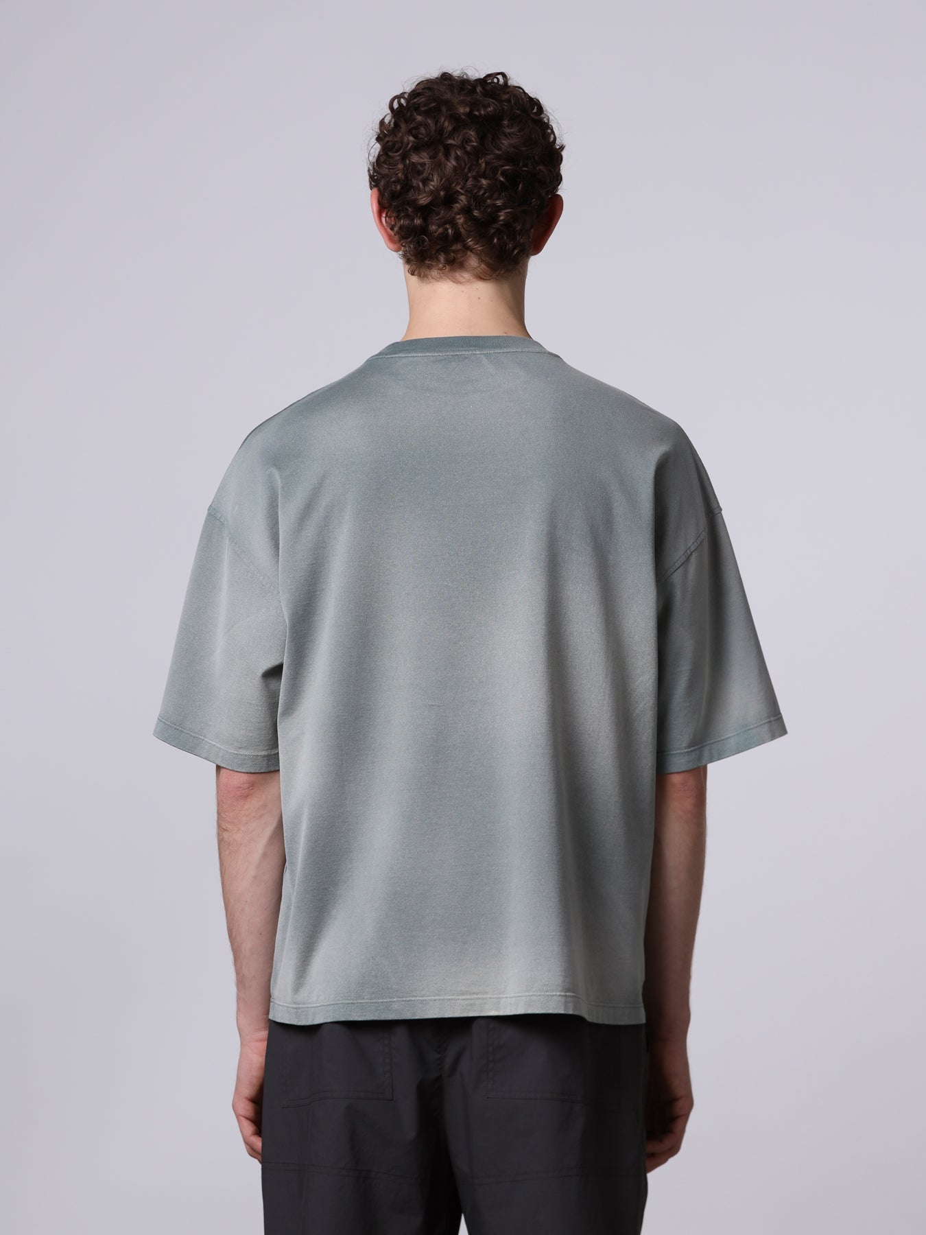 T-shirt con trattamento artigianale