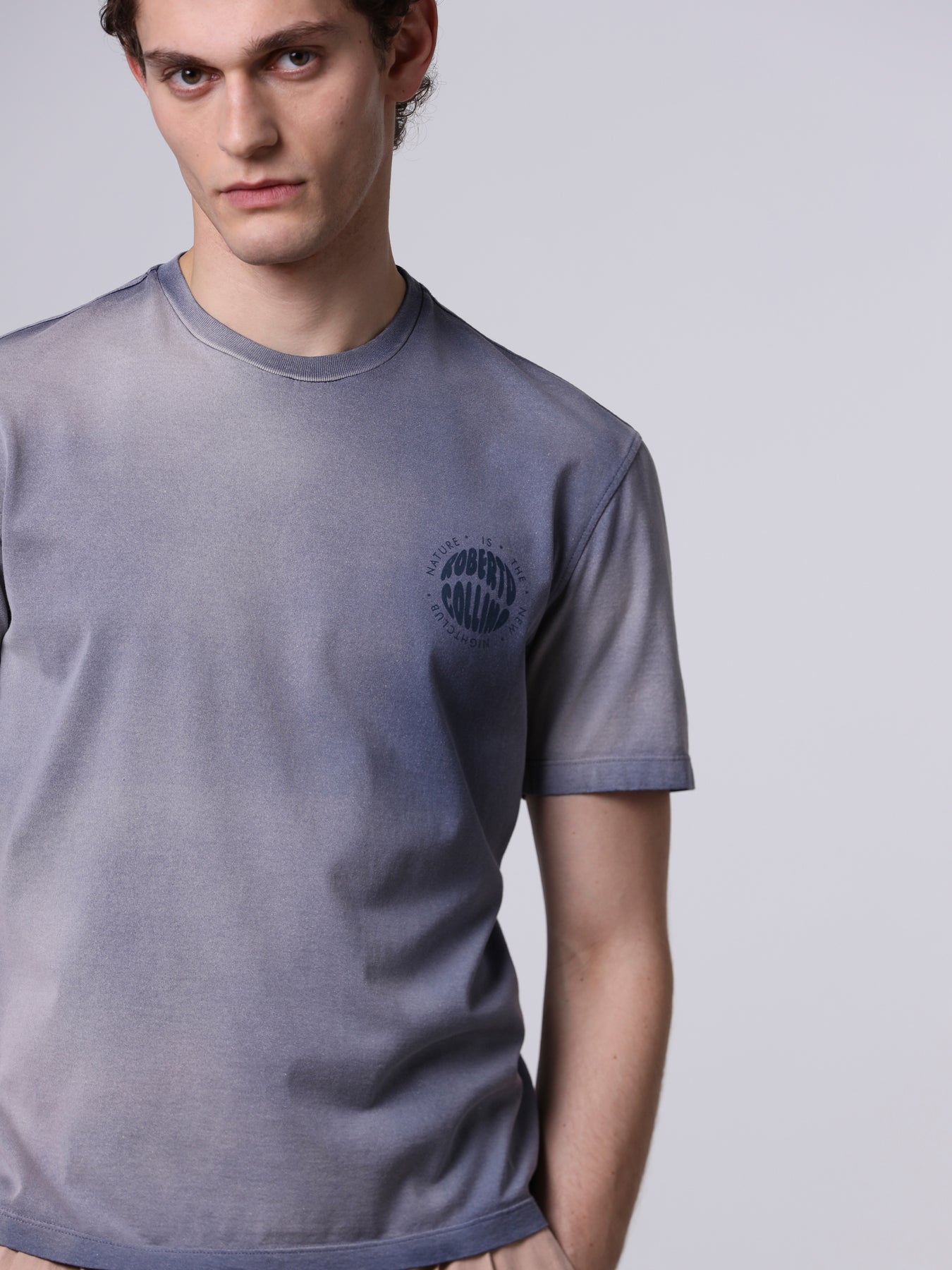 T-shirt con trattamento artigianale