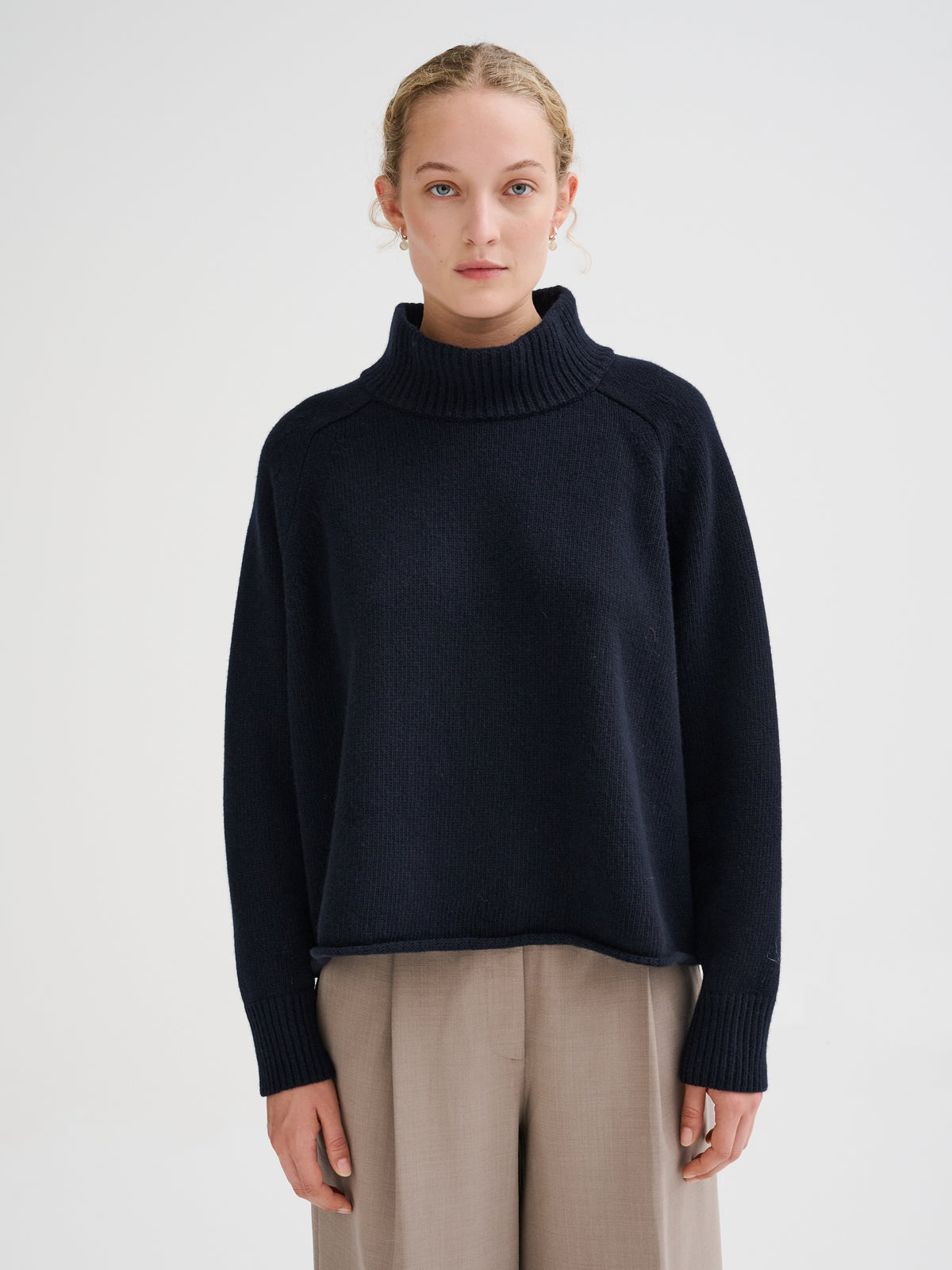 Maglia con collo a cratere in lana merino