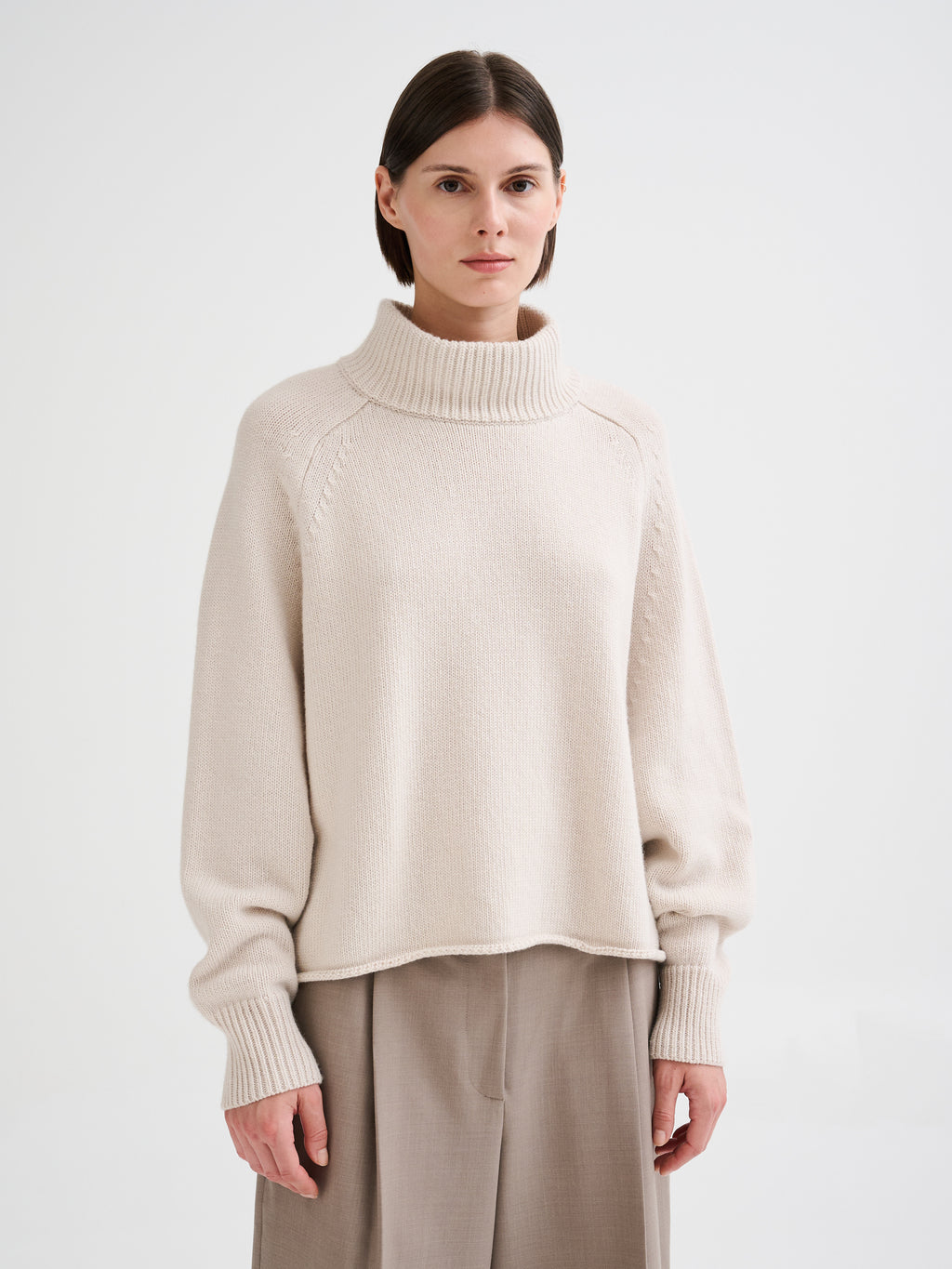Maglia con collo a cratere in lana merino