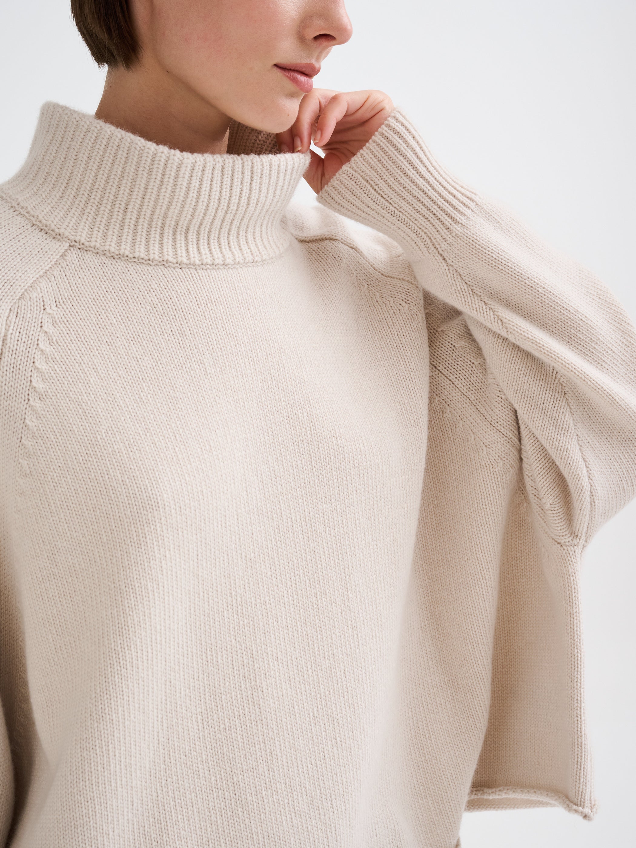Maglia con collo a cratere in lana merino