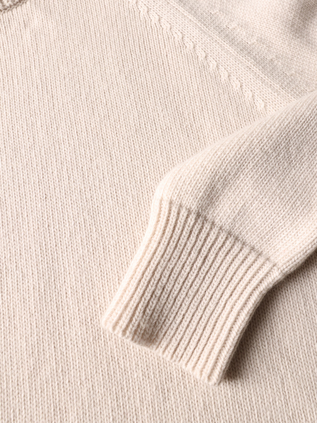 Maglia con collo a cratere in lana merino