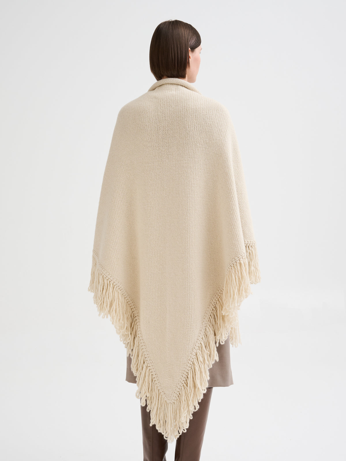 Scialle in lana merino con frange