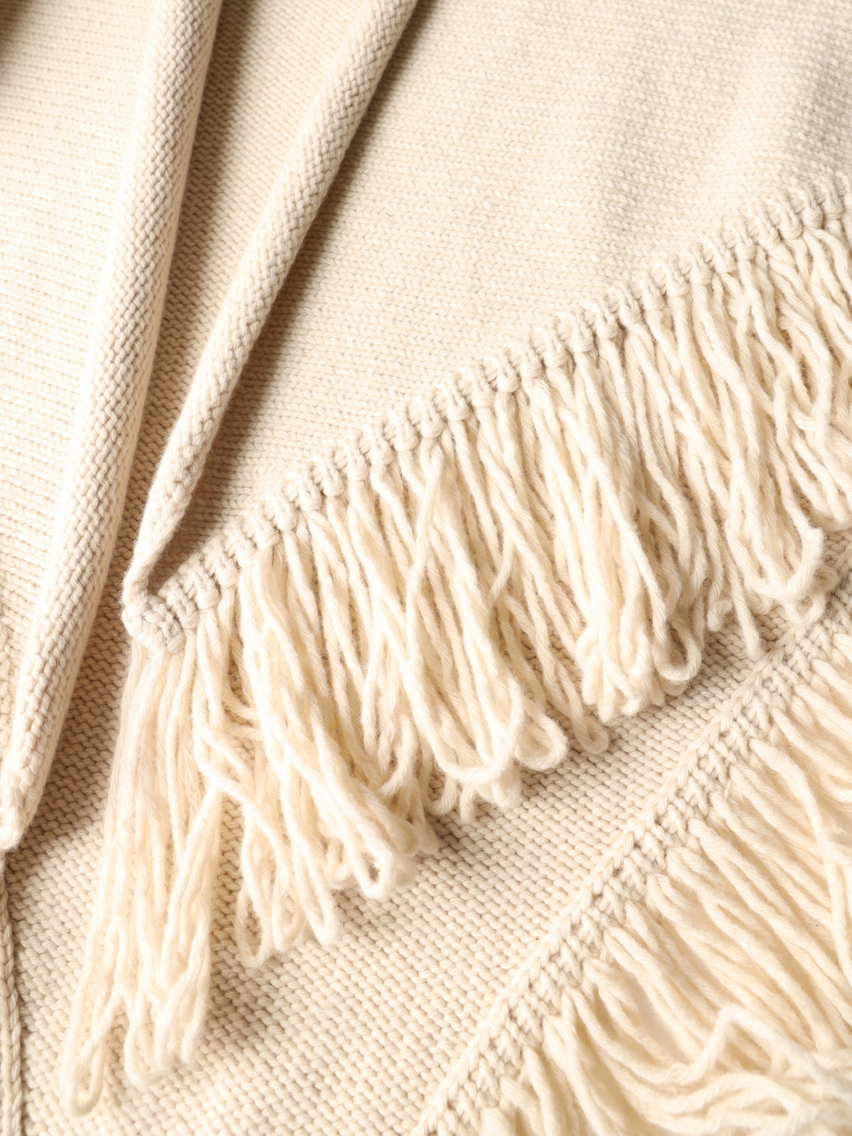 Scialle in lana merino con frange