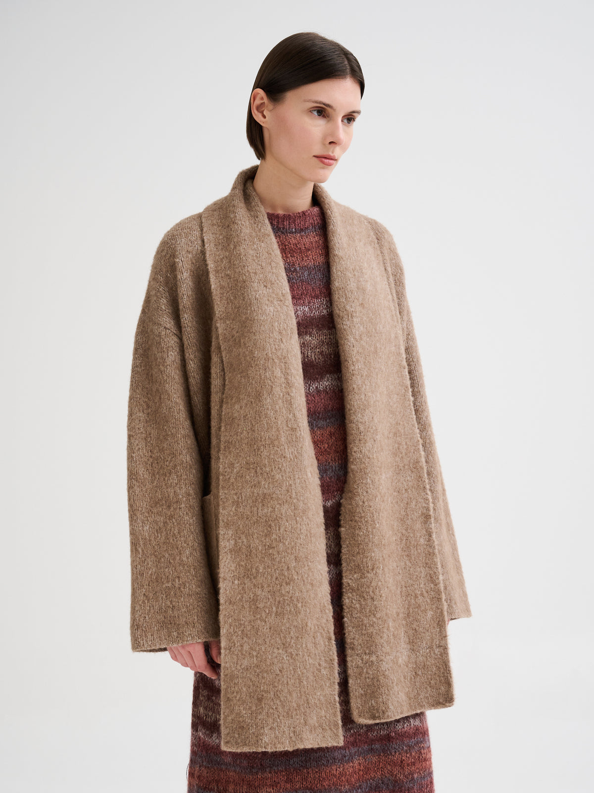 Cappotto corto con sciarpa integrata