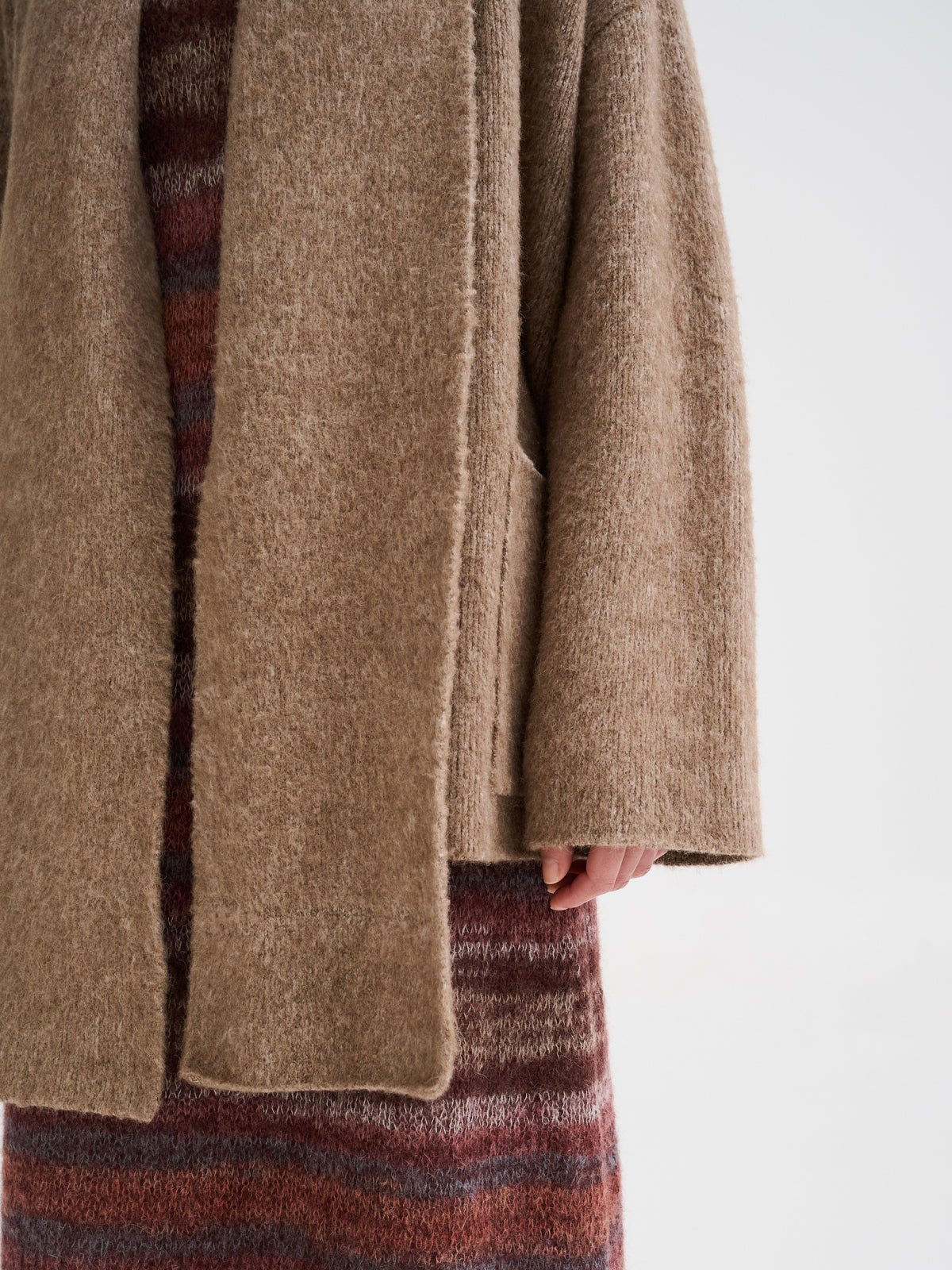 Cappotto corto con sciarpa integrata