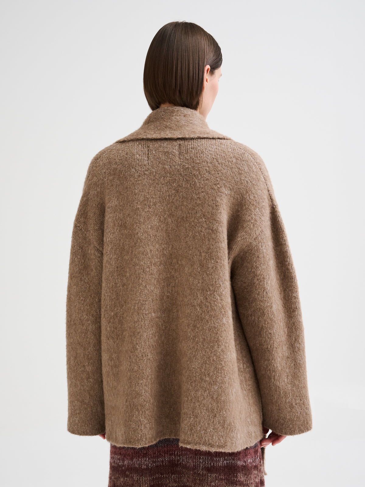Cappotto corto con sciarpa integrata