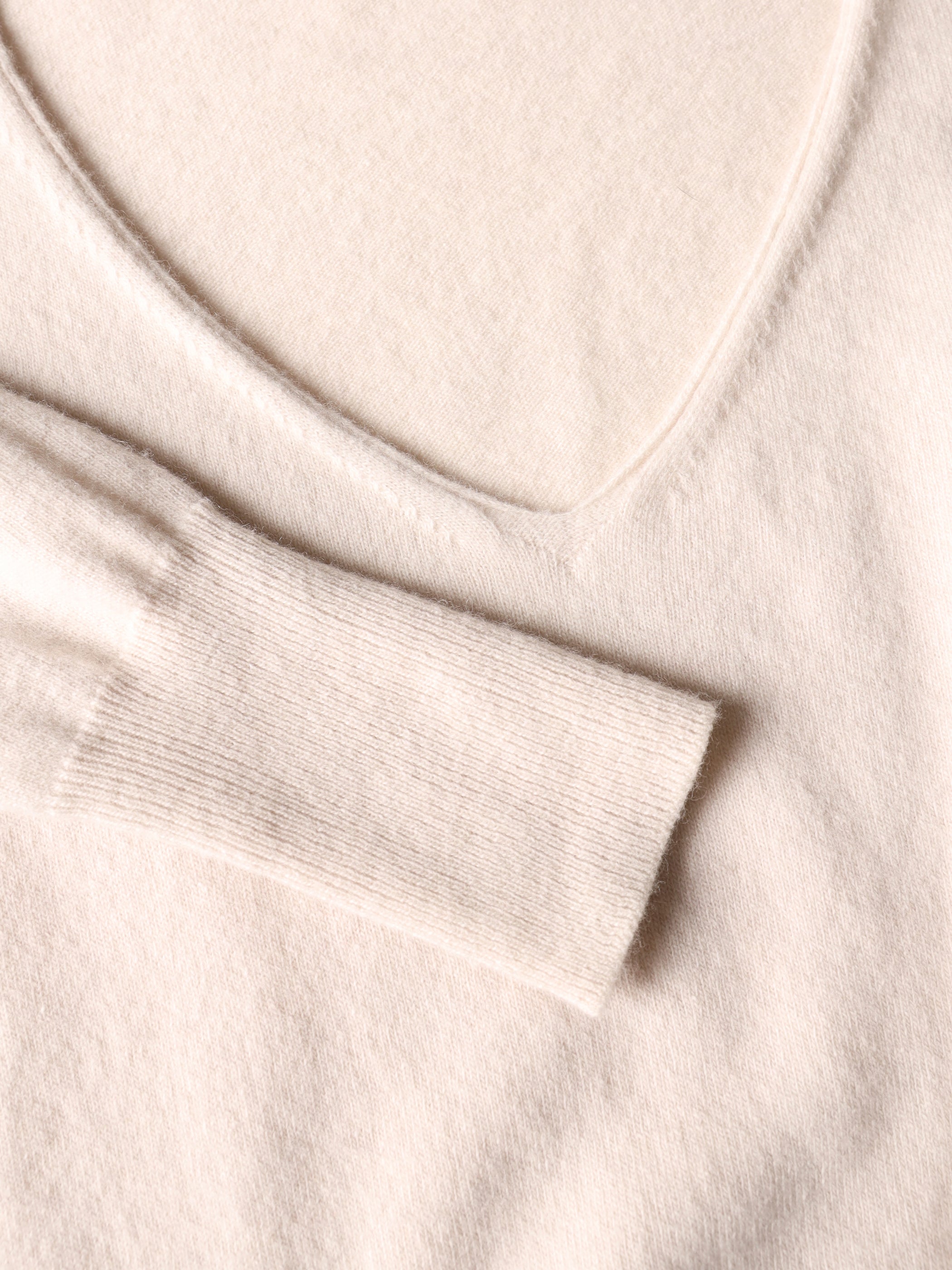 Scollo a V in lana merino e cashmere