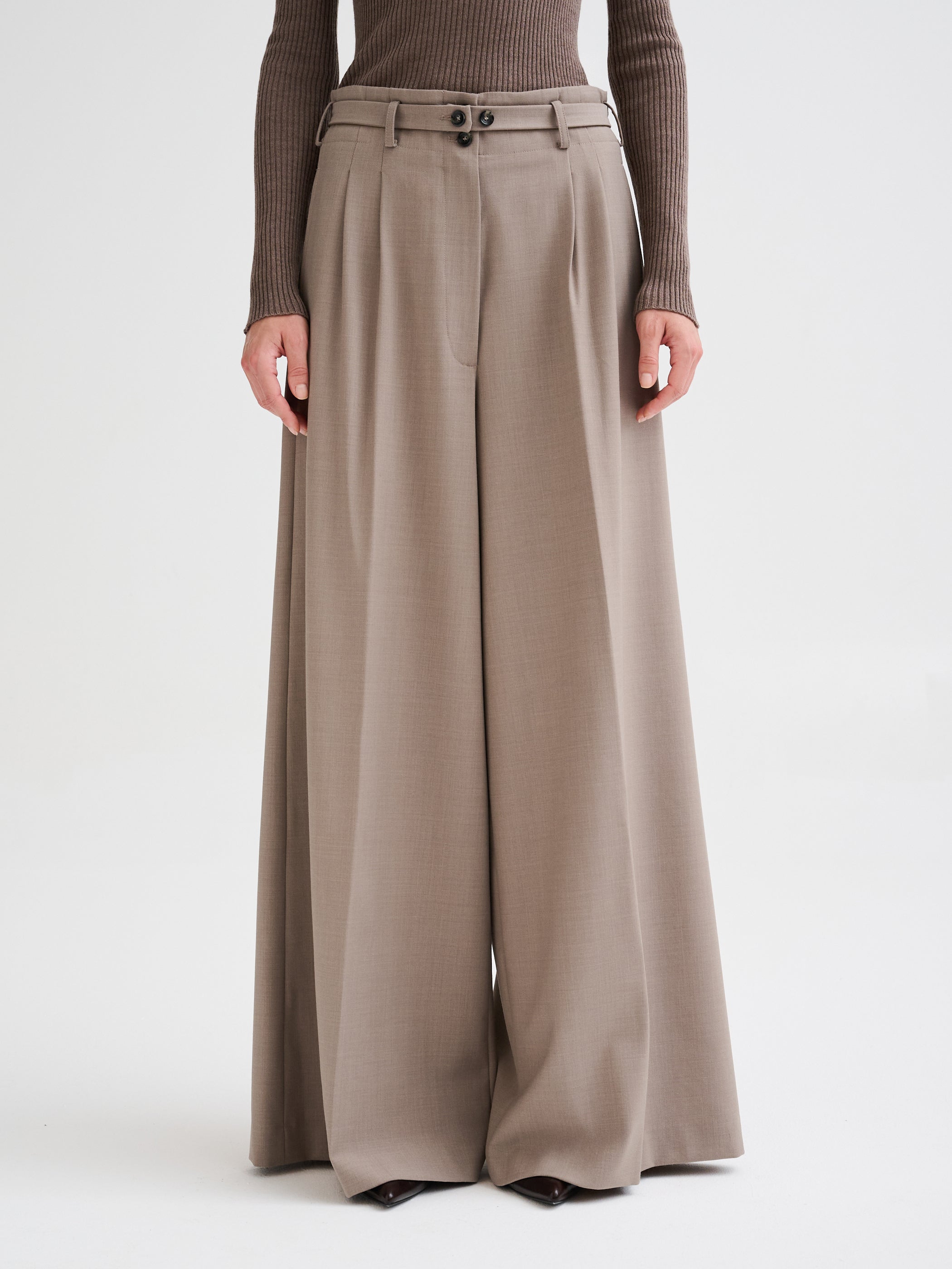 Pantalone wide leg con pinces