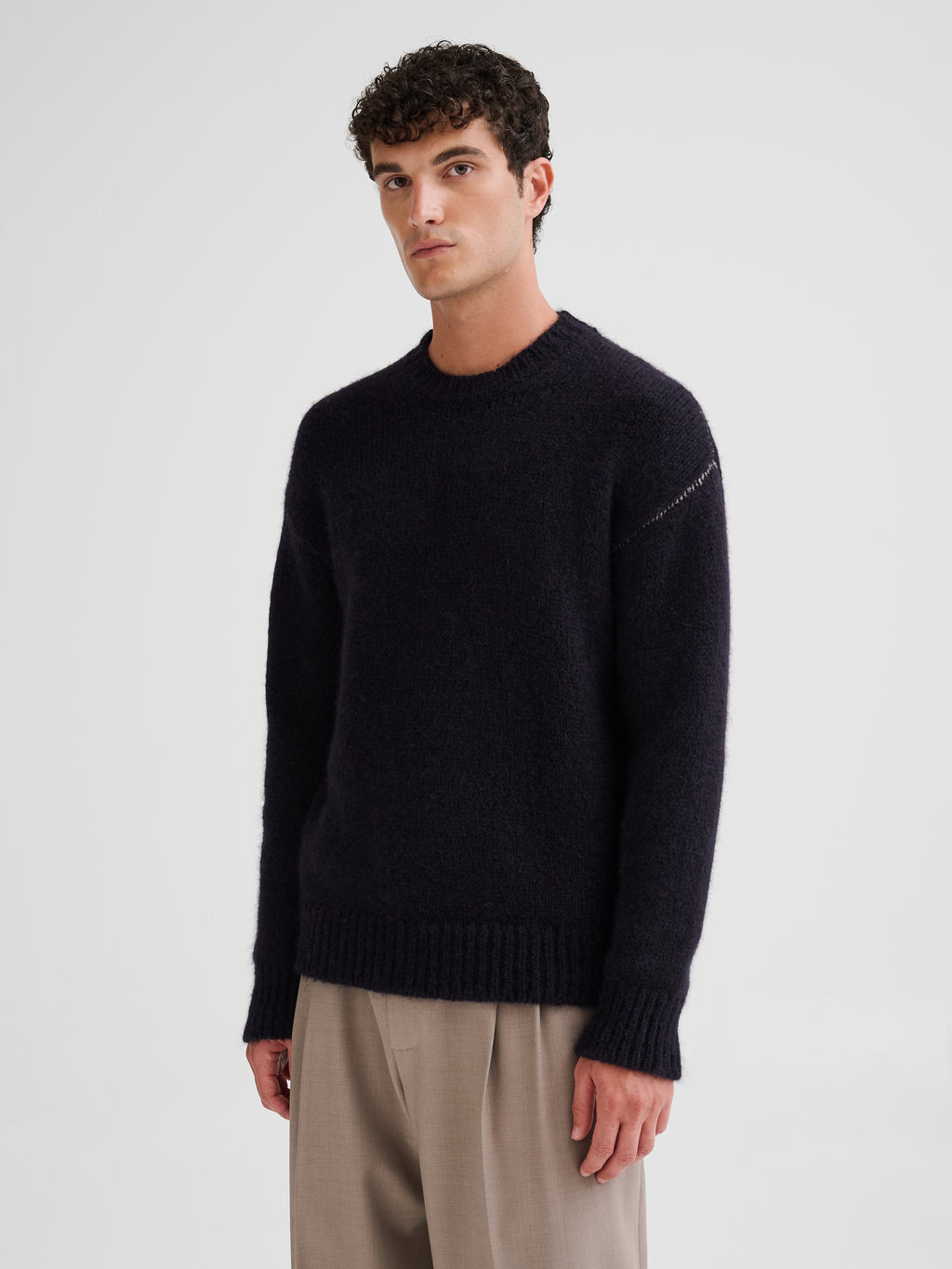 Maglia con cuciture a contrasto in alpaca