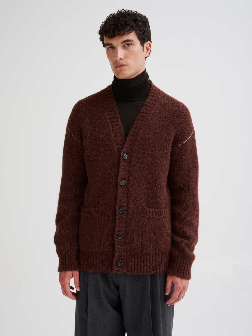 Cardigan con cuciture a contrasto in alpaca