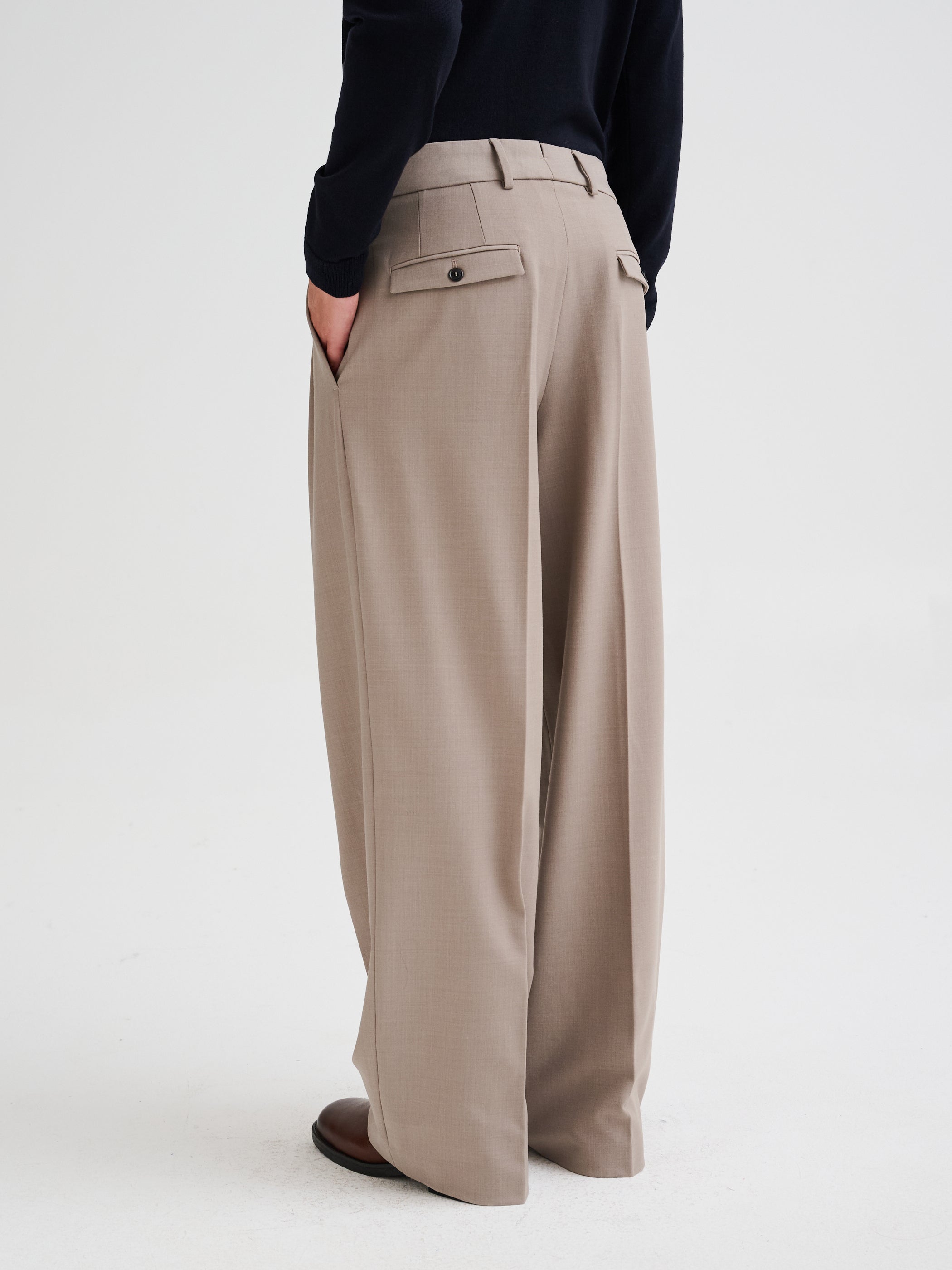 Pantalone sartoriale con pinces