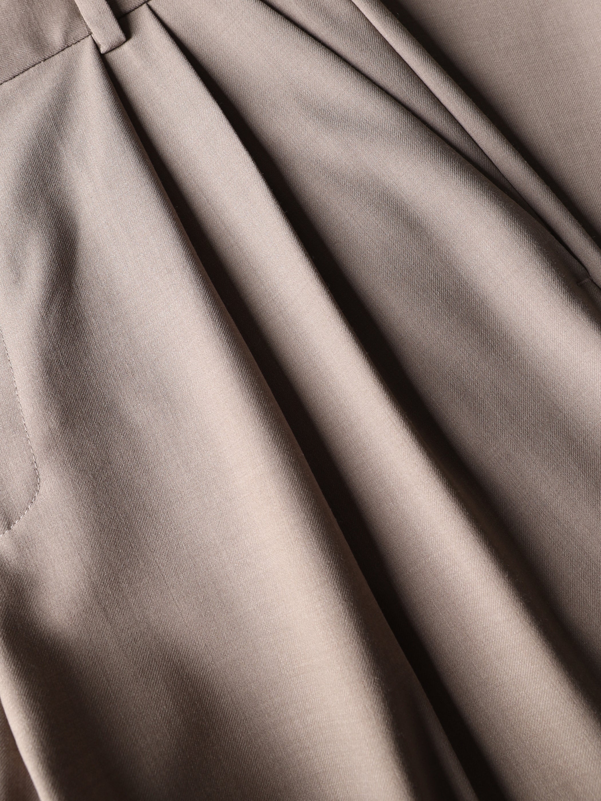 Pantalone sartoriale con pinces