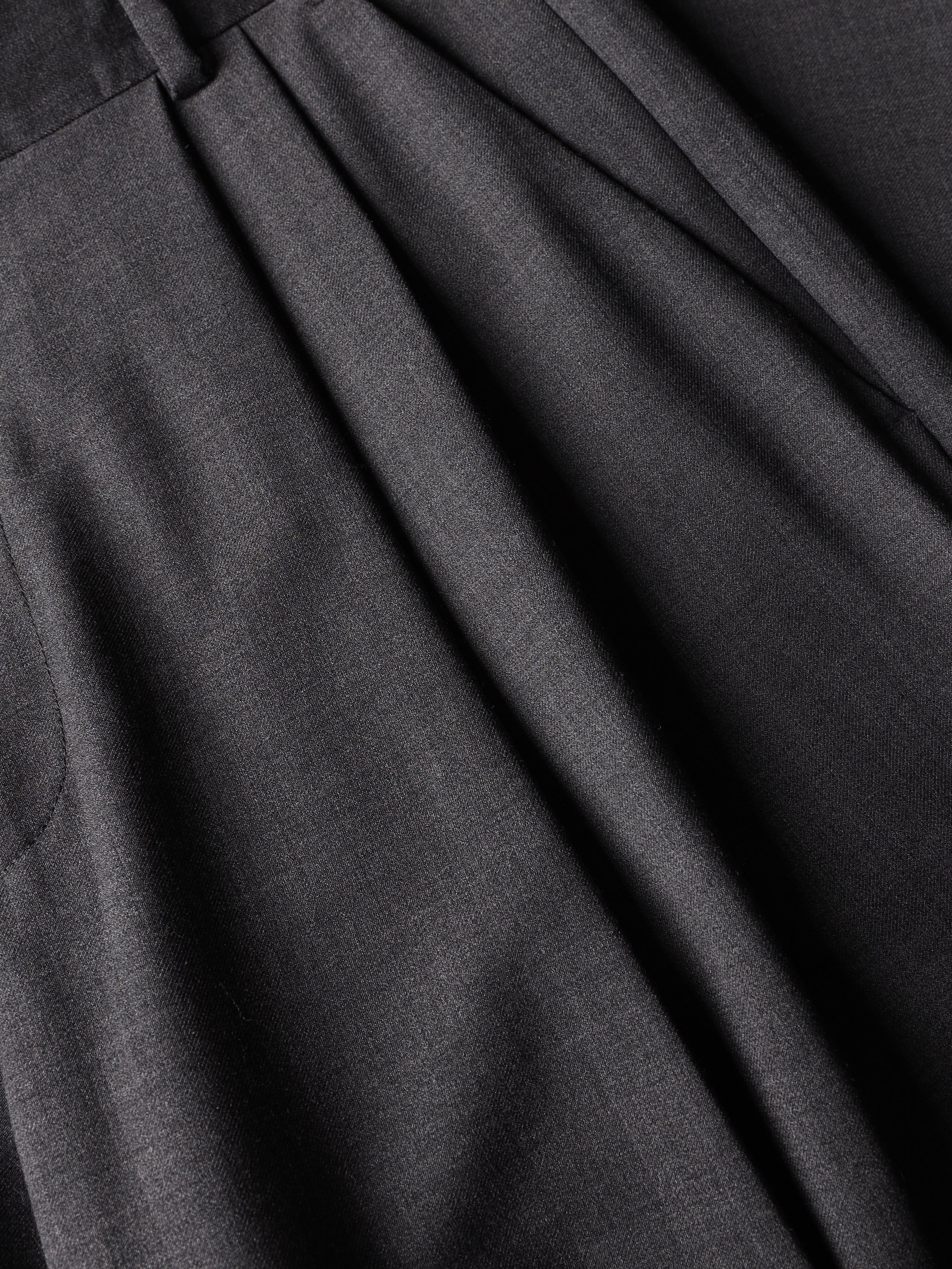 Pantalone sartoriale con pinces