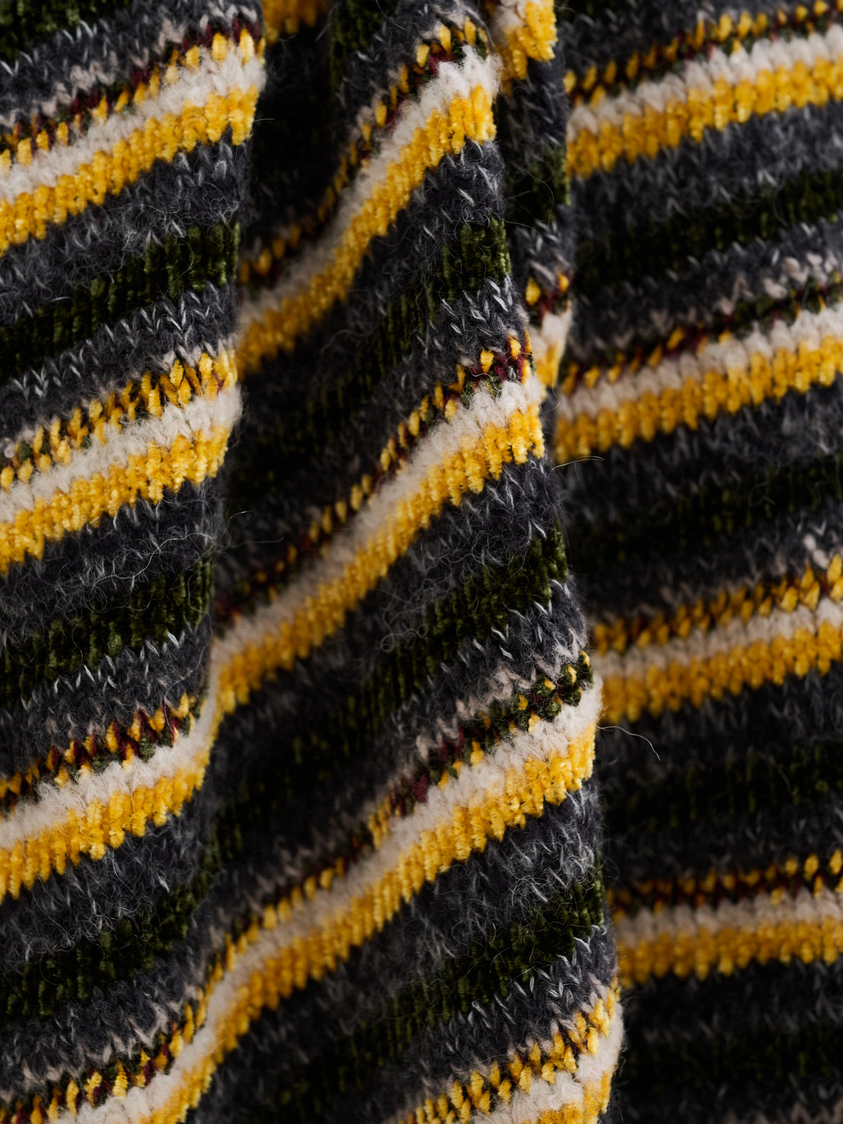 Coperta multicolor in filati d'archivio