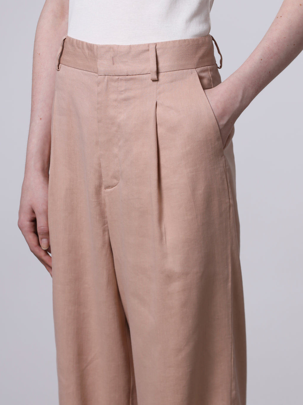 Pantalone con pinces