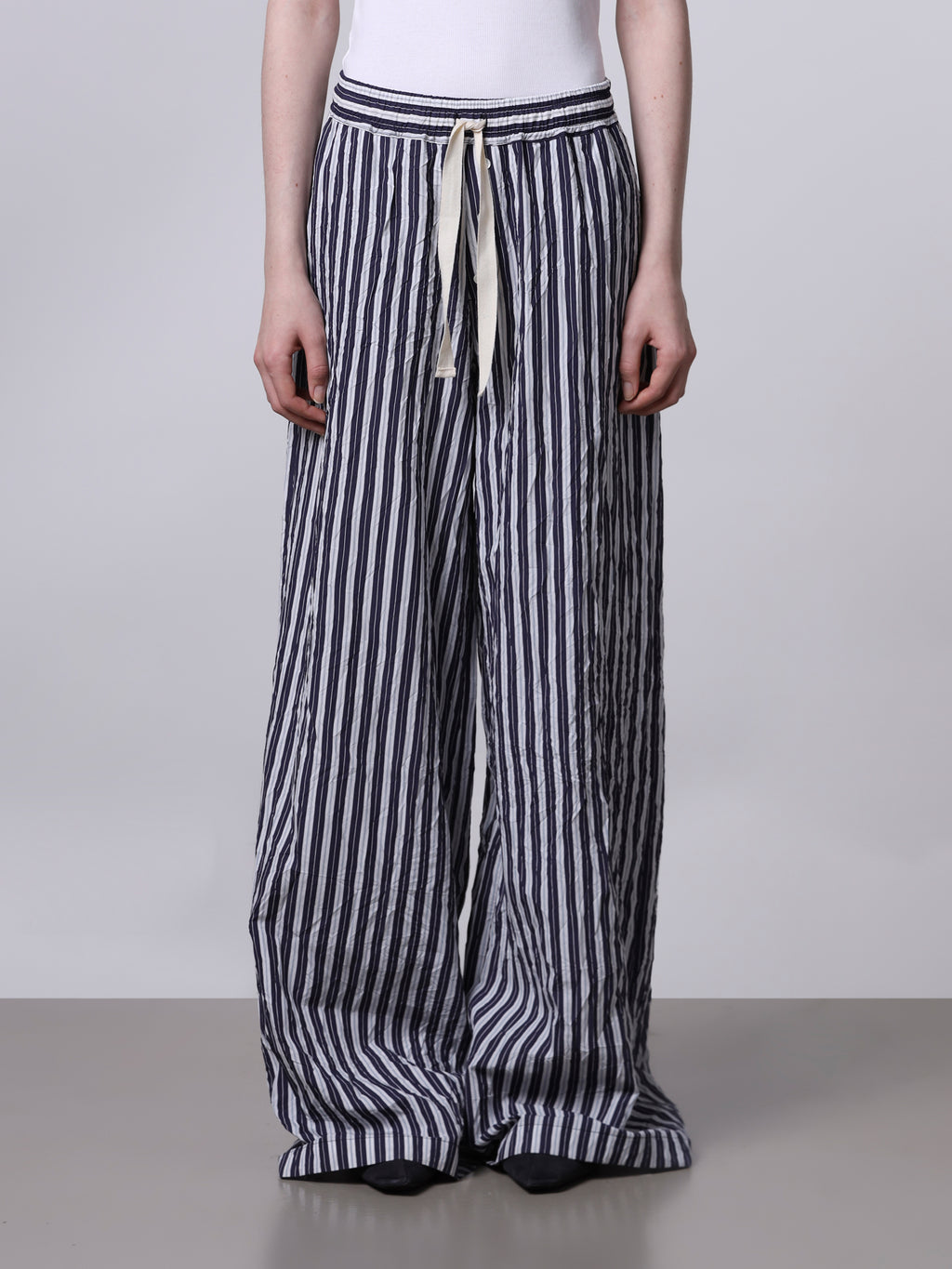 Pantalone over stropicciato