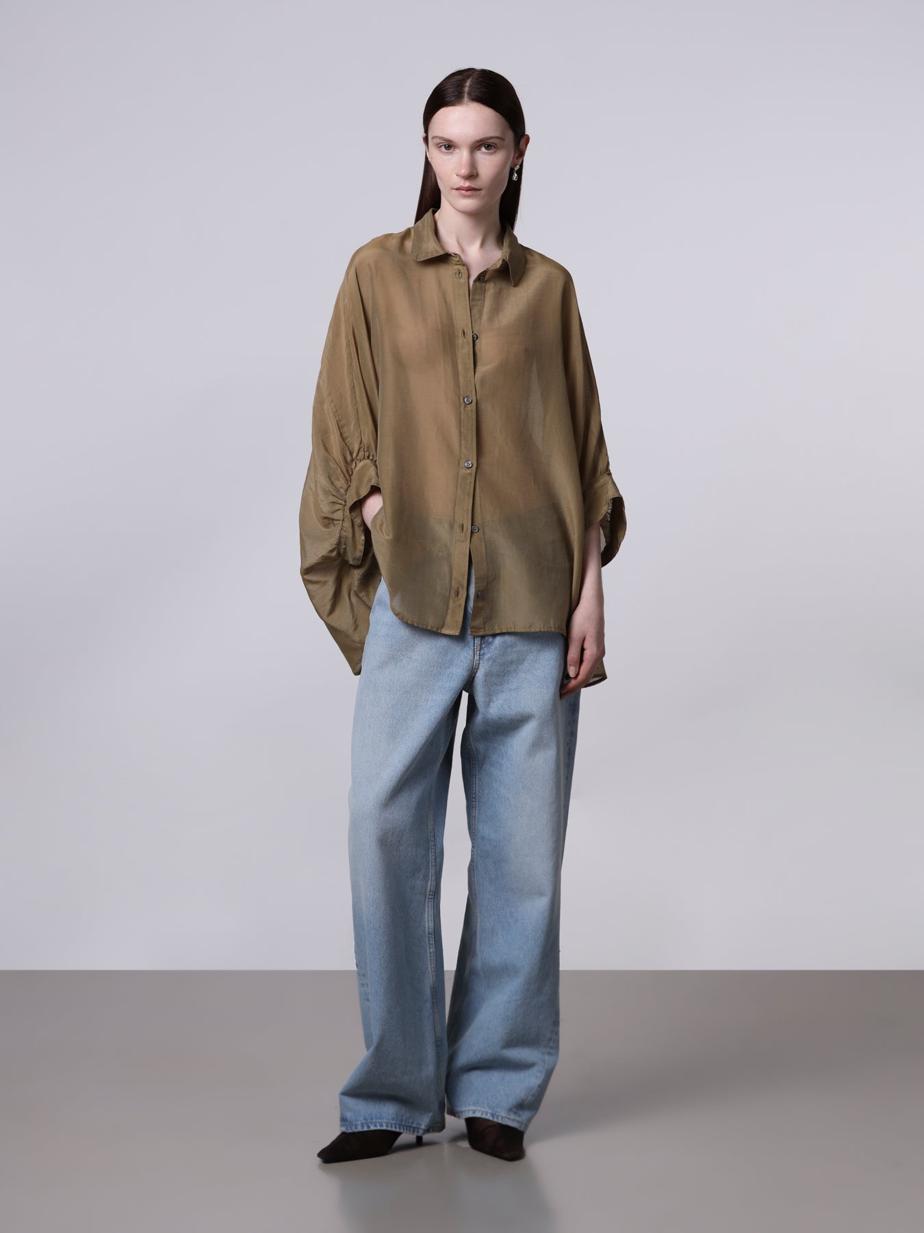 Camicia over a maniche corte