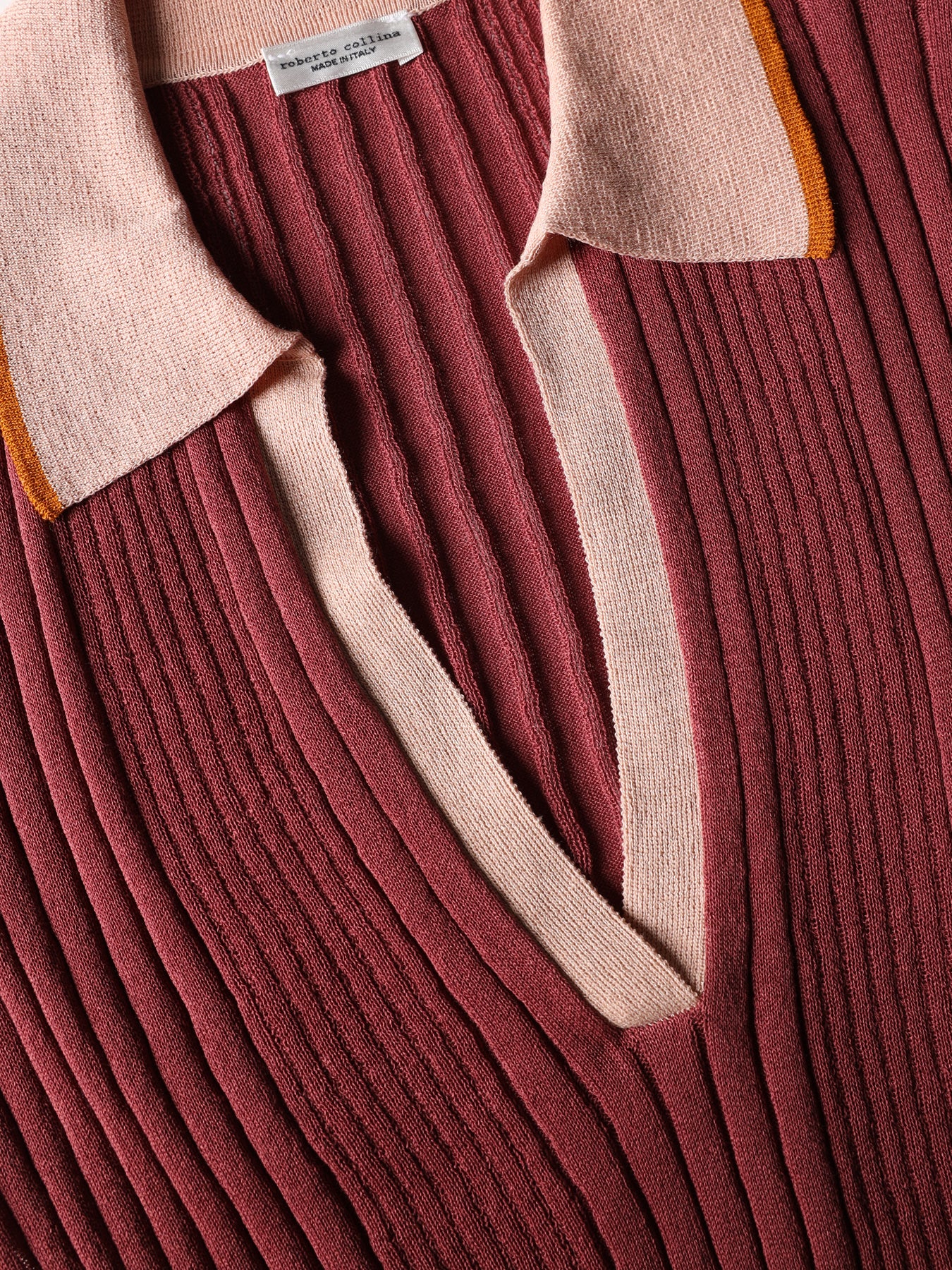 Polo a costine con dettagli a contrasto