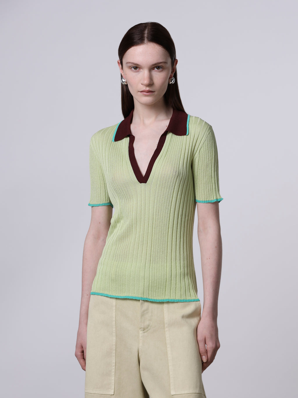 Polo a costine con dettagli a contrasto
