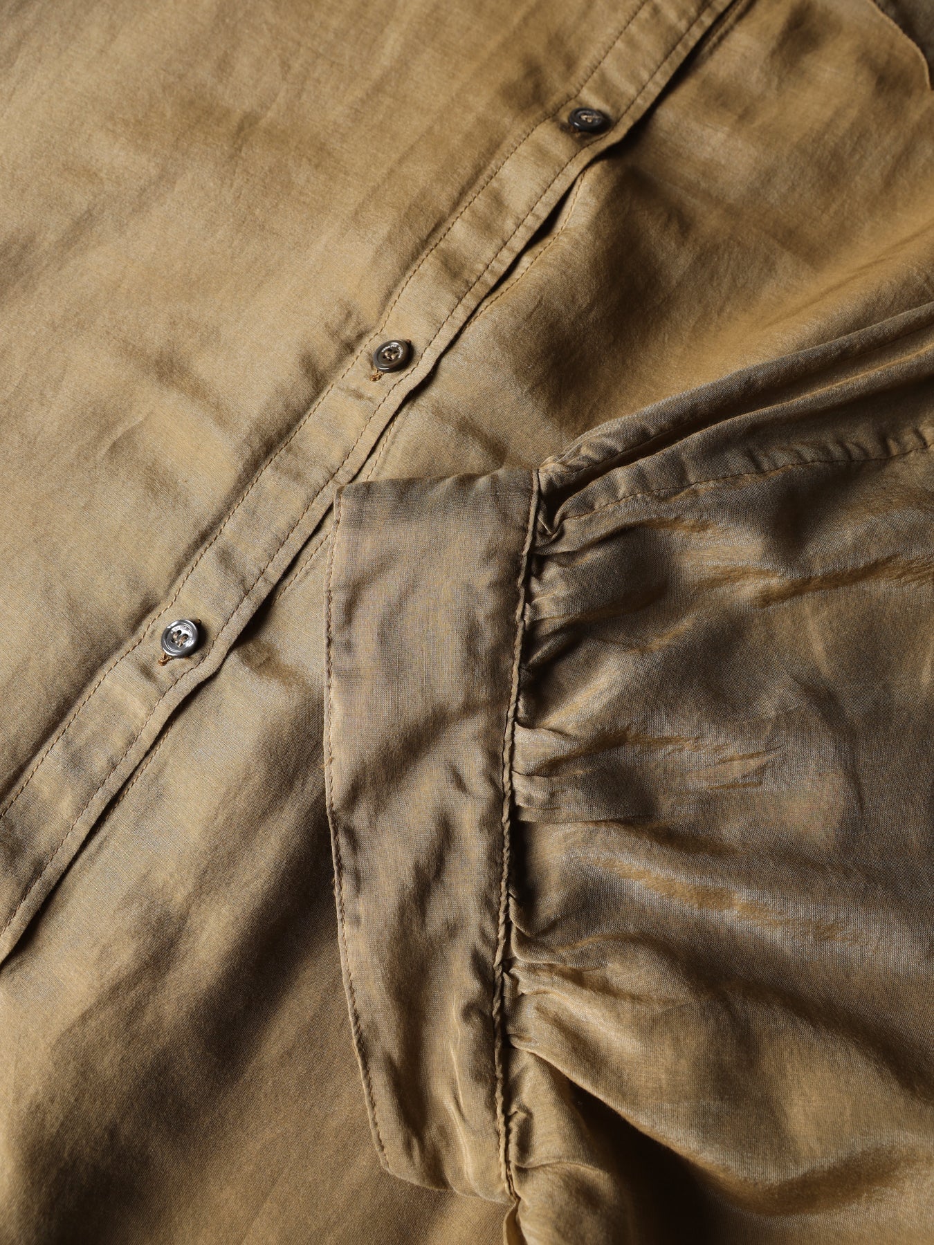 Camicia over a maniche corte