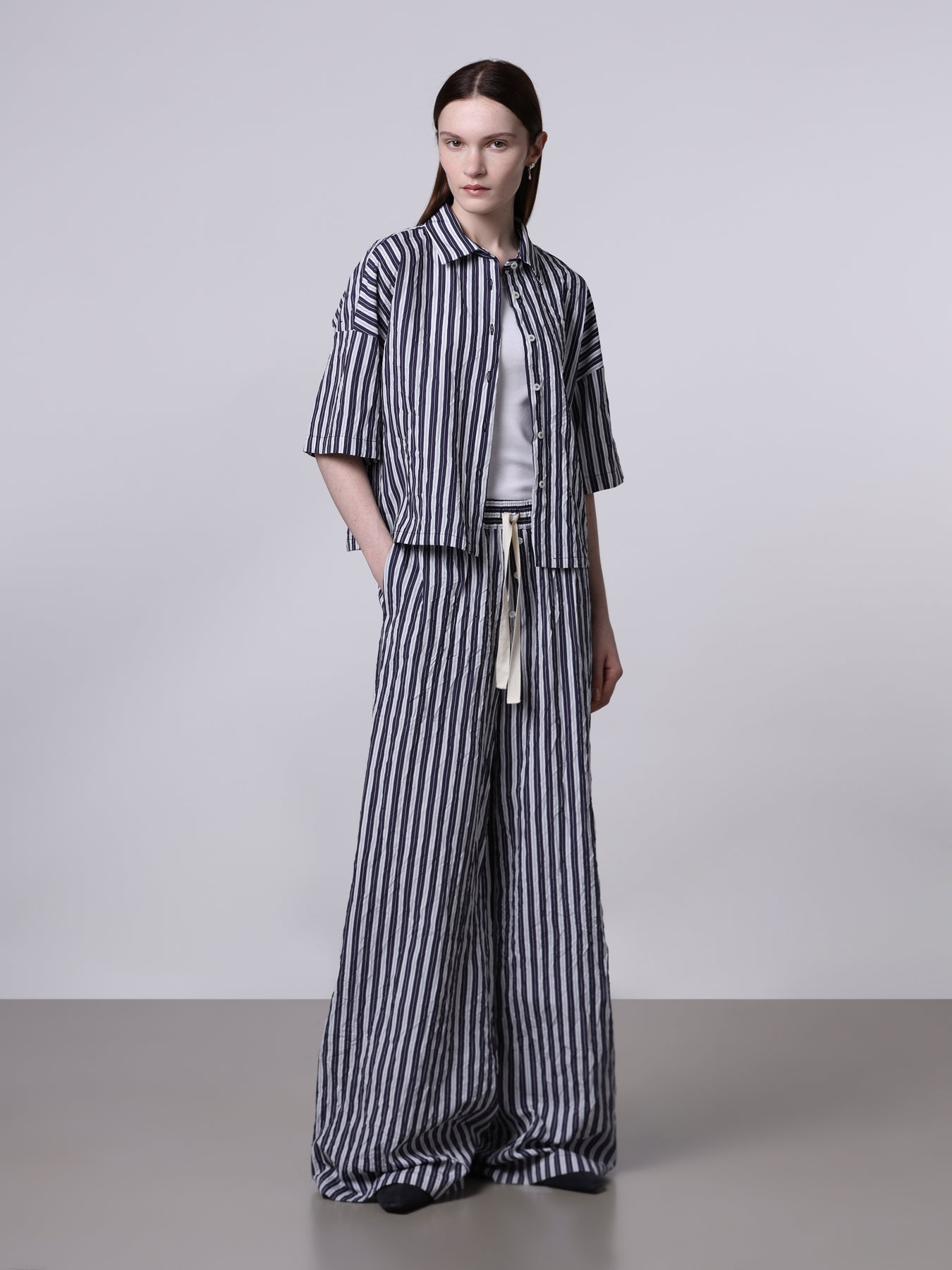 Camicia crop stropicciata