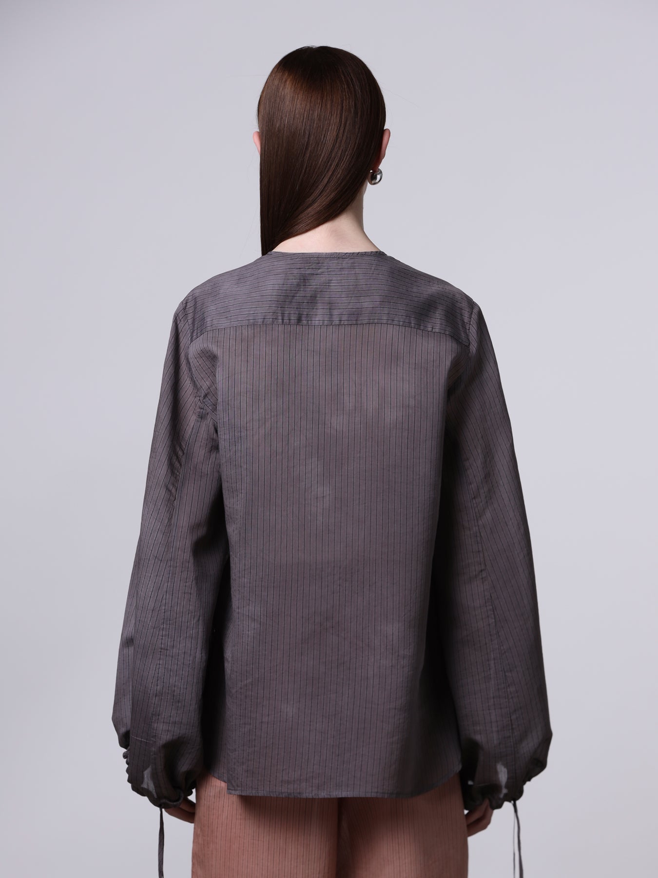 Camicia over con coulisse nelle maniche