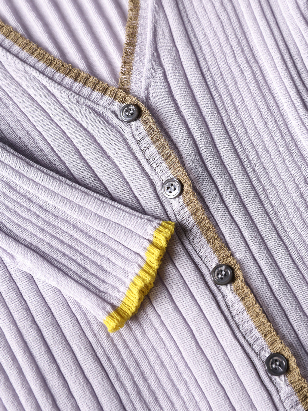 Cardigan a costine con dettagli a contrasto